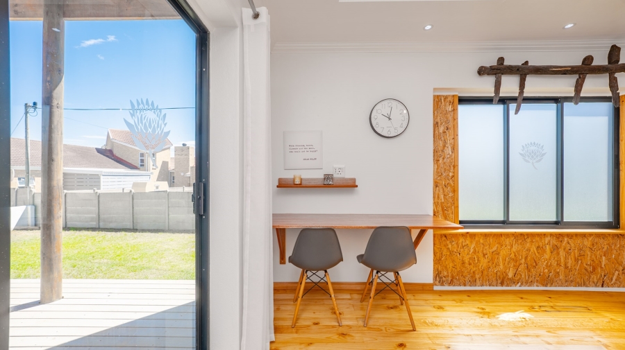 4 Bedroom Property for Sale in Struisbaai Western Cape